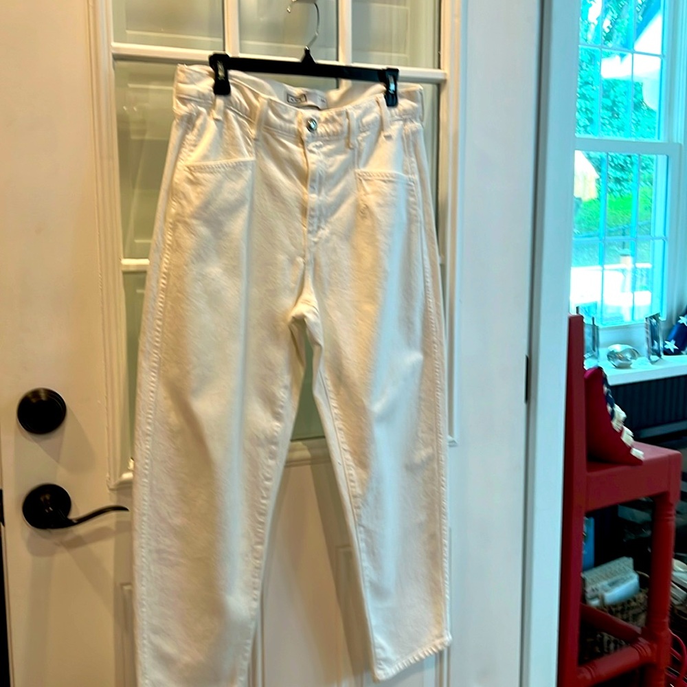 AYR white jeans the The Beat size 30! Measurements 15 waist and 38 length!